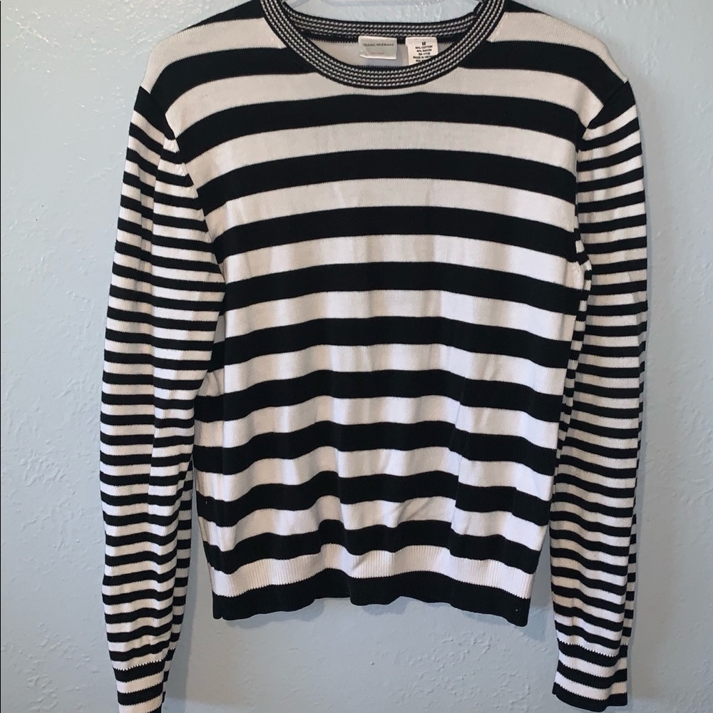 Black/White Stripped Long-Sleeve
